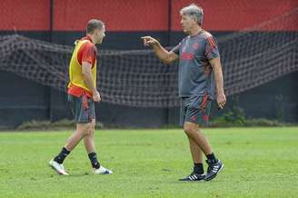 Renato Gaúcho durante atividade no Ninho do Urubu (Foto: Marcelo Cortes/Flamengo)