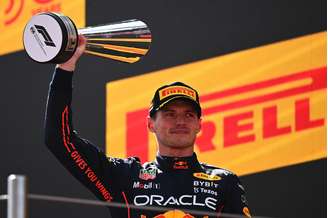 Max Verstappen celebra vitória e liderança na F1 