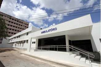 Fachada do Hospital Barão de Lucena (HBL) em Recife, Pernambuco