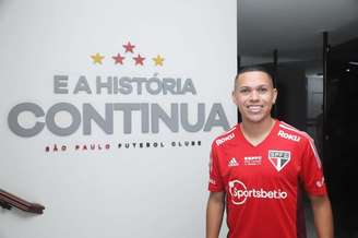 Marcos Guilherme durante o anúncio de sua volta ao Tricolor, na segunda-feira (Foto: Reprodução/Instagram)