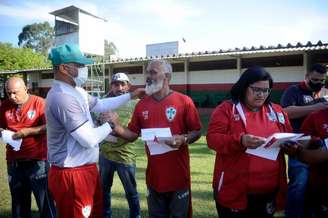 Diversos funcionários foram homenageados (Foto: Dorival Rosa/Portuguesa)