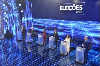 Candidatos à Presidência da República participam de debate na Band