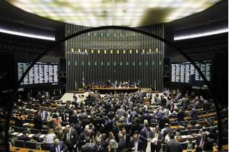 Sessão conjunta do Congresso votação dos vetos presidenciais foi adiada para consagrar só na Câmara acordo que pagador de impostos bancou, como sempre.