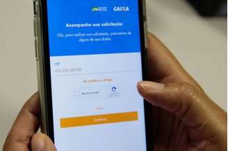 Aplicativo da Caixa é usado para solicitar auxílio emergencial.