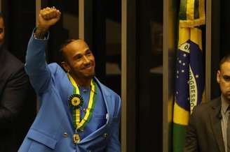 Lewis Hamilton recebeu o título de cidadão honorário do Brasil nesta segunda-feira, 7.