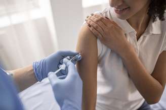 Varíola dos macacos: Ministério da Saúde vai começar a vacinar no dia 13