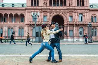 Turistando em frente à Casa Rosada: a maioria do brasileiros tem como destino a capital argentina