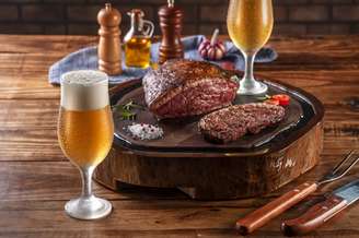 Cerveja é uma das bebidas que mais combinam com churrasco