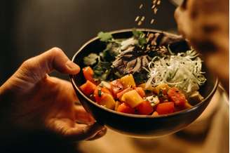 Entenda o que é a nutrição para a mente e a sua importância.