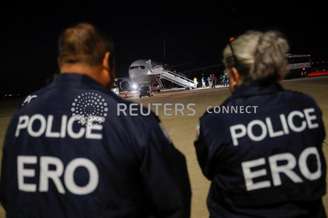 Autoridades de imigração dos EUA deportam migrantes do Texas para a Venezuela
18/10/2023
REUTERS/Daniel Becerril