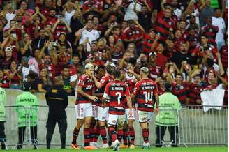 Elenco e torcida Flamengo