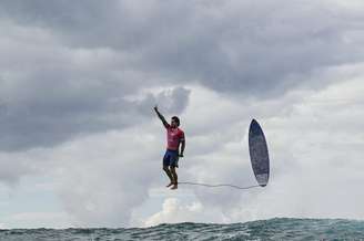 Gabriel Medina dá show no Taiti. 