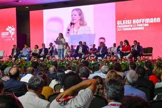 A presidente nacional do PT, Gleisi Hoffmann, discursa na abertura do seminário nacional do partido