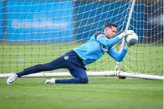 Fortaleza negocia contratação de goleiro do Grêmio 