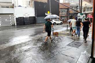 São Paulo registra forte chuva nesta sexta-feira, 3