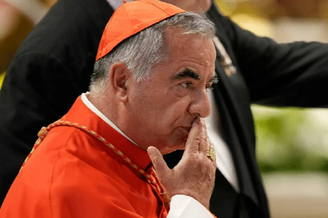 Angelo Becciu foi condenado em primeira instância a cinco anos e seis meses de prisão