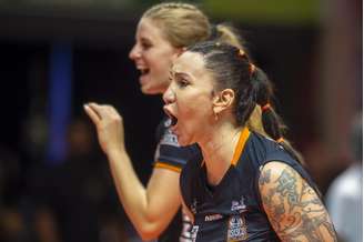 Tifanny em ação pelo Osasco