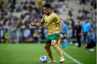 Vitor Roque, do Palmeiras, em partida contra o Ceará