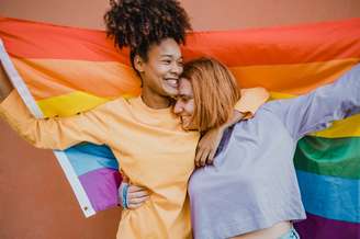 Inclusão e respeito à diversidade: as empresas precisam avançar quando o assunto é acolhimento ao público LGBTQIAPN+