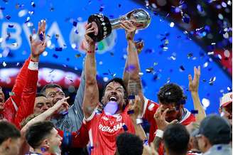 Luan levanta troféu no México 