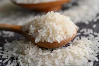 É preciso cortar o arroz branco durante a dieta?