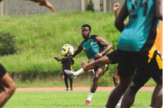 Vitória nesta quarta-feira, contra Trinidad e Tobago, fora, pode valer a classificação para o Mundial.