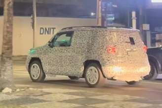 Jeep Renegade 2027 é flagrado em testes na cidade de Recife (PE)