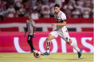 Jonathan Calleri (São Paulo) durante jogo contra a Ponte Preta, no dia 19.02.2025 