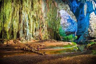 Guia de viagens pelo Parque Nacional Cavernas do Peruaçu: grutas, trilhas e pinturas rupestres em Minas Gerais.
