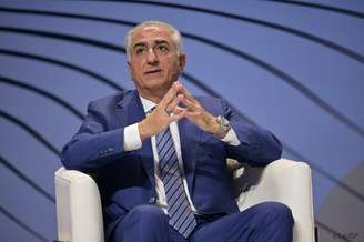 Reza Pahlavi Filho do último xá do Irã convoca novas manifestações.