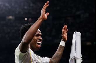 Vini Jr marcou um dos gols na vitória do Real sobre o Benfica –