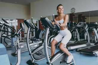 Fazer cardio antes ou depois da musculação muda desempenho e resultados