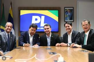 Filiação do deputado Mendonça Filho ao PL de Flávio Bolsonaro