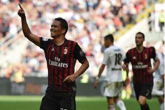 Carlos Bacca em ação pelo Milan