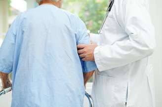 Parkinson vai além dos tremores e pode apresentar sintomas anos antes do diagnóstico