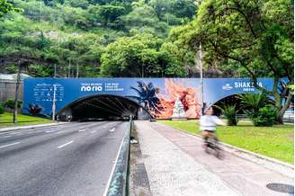 Túnel Velho, no Rio, ganha decoração em homenagem a Shakira