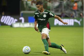 Arthur (Palmeiras) durante jogo contra o Athletico-PR, no dia 19.04.2026. 