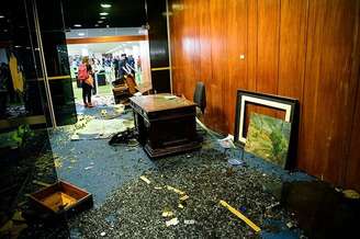 Golpistas destruíram sala do Senado Federal no 8 de Janeiro