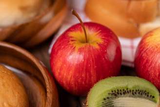Conheça as frutas menos calóricas