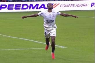 Volante André foi o grande destaque da virada do Corinthians e ganhou elogios de Fernando Diniz –