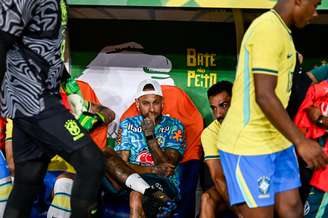 Neymar está fora do amistoso por causa de lesão