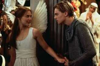 'Romeu + Julieta' é um filme norte-americano de 1996 dirigido por Baz Luhrmann baseado na obra homônima de Shakespeare