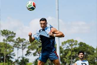 Cristiano Ronaldo em treino da seleção portuguesa –
