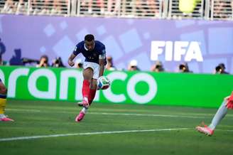 Vitória sobre a Suécia classificou a França para enfrentar o Paraguai nas oitavas de final da Copa –