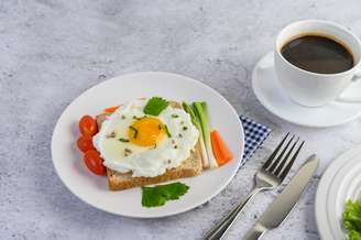 Café da manhã com proteína ajuda a controlar a fome