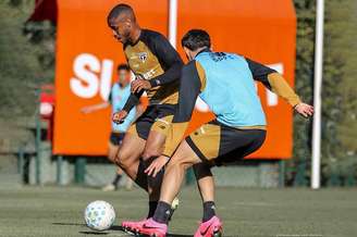 Jogadores do São Paulo em treino nesta quarta-feira –