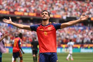  Mikel Merino na comemoração do gol da classificação da Espanha