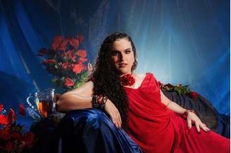 Leffs apresenta universo íntimo e potente em seu disco de estreia, "Atravessada"