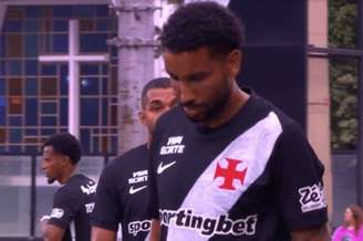 Jair sentiu uma lesão na coxa ainda no início da partida do último domingo –