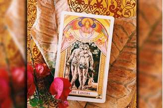 os enamorados é a a carta do Tarot para o segundo semestre de 2026